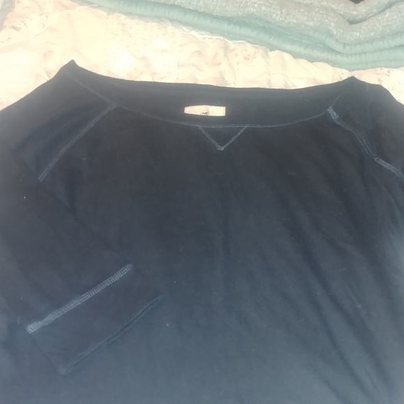*4 for$10*Hollister crop top - Picture 2 of 3